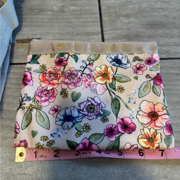 Lesportsac Hobo Crossbody Shoulder Bag Garden Classic With Cosmetic Bag - Picture 8 of 9